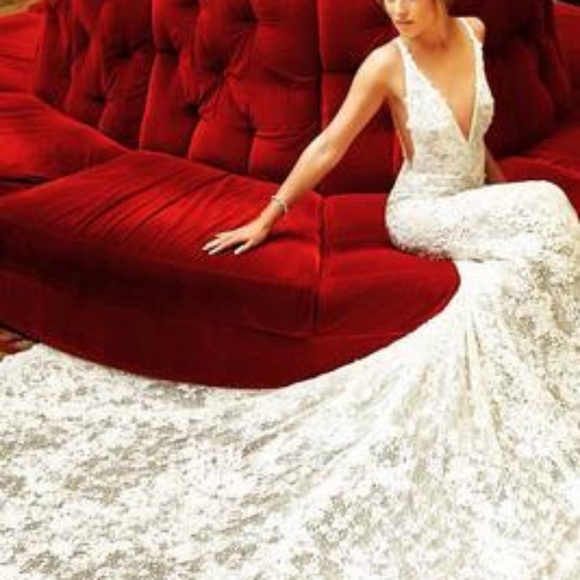 Pronovias Estela Wedding Gown - Picture 8 of 8